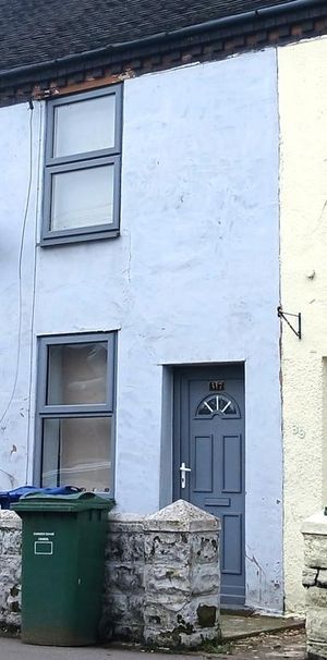 2 bedroom terraced house to rent - Photo 1