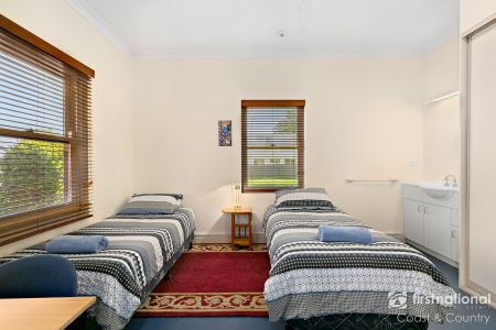 Billow View Estate - Expansive 10-Bedroom Home With A View - Photo 5