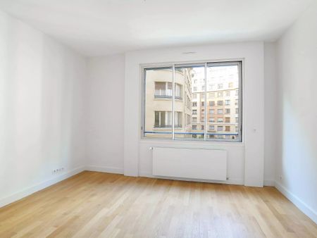 Location appartement, Paris 16ème (75016), 4 pièces, 139 m², ref 83340421 - Photo 3