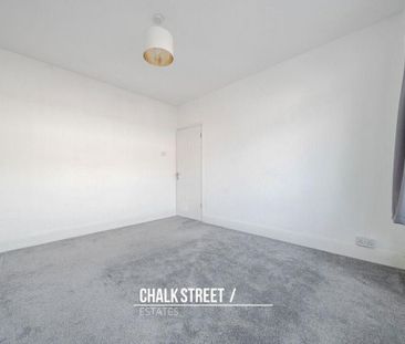 Belmont Avenue, Upminster, RM14 - Photo 2