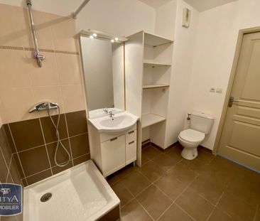 Location Appartement 2 pièces 35m² LA SEYNE SUR MER 83500 - Photo 5