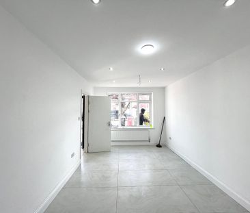 6 bedroom semi-detached house to rent - Photo 1