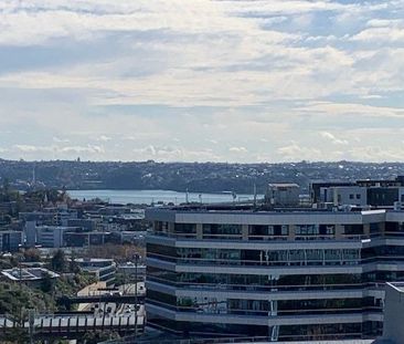 Central Auckland 2BR Apt w/ Parking - Photo 1