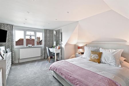 5 bedroom detached house to rent - Photo 4