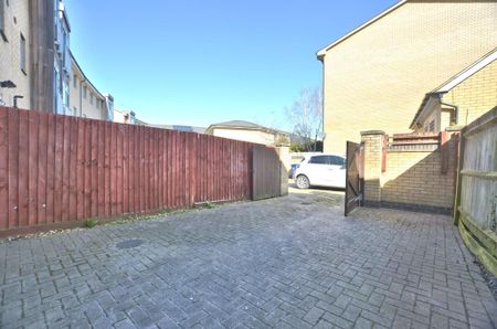 4 bedroom townhouse to rent - Photo 5