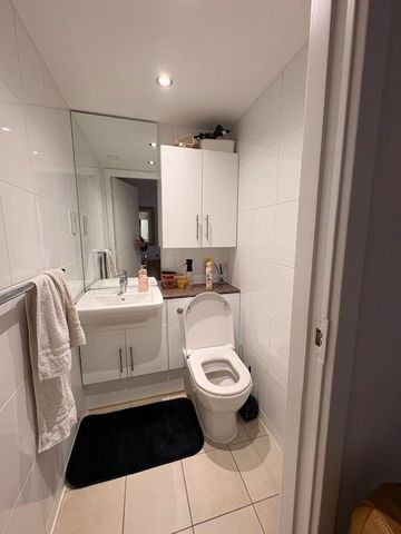 Room in a Shared Flat, Christian Court, SE16 - Photo 3