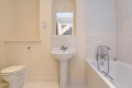 St. Martins Lane, Beckenham BR3 - Photo 4