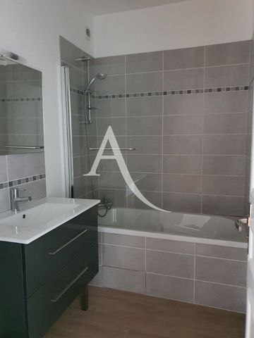 Location Appartement 4 pièces 82m² - Photo 3