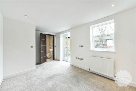 High Street, Green Street Green, Kent, London - Photo 3