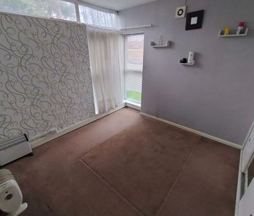 The Lindens, Newbridge Crescent, Wolverhampton - Photo 4