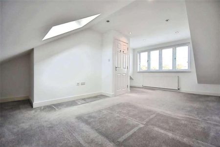 Lillechurch Road, Dagenham, RM8 - Photo 2