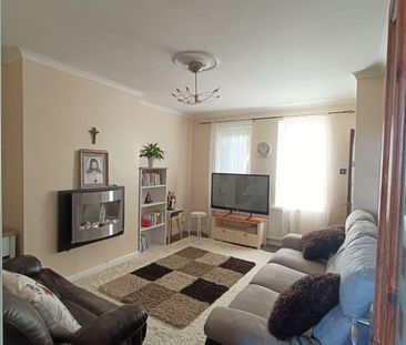 2 Bed End Terrace, Manor Oaks Road, S2 - Photo 1