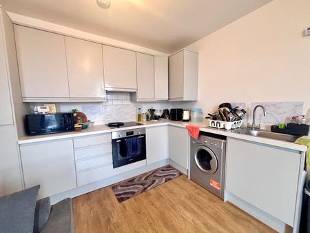 2 Bed Flat, Overnhill Road, BS16 - Photo 4