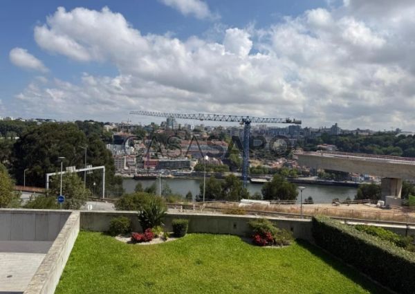 Apartamento T4 para alugar em Vila Nova de Gaia