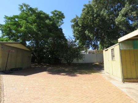 2 Bedroom Home in Quiet Convenient Location - Photo 4