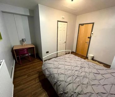 1 bedroom in a house share to rent - Photo 4
