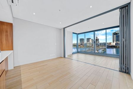 Immaculate Waterfront Living - Photo 5