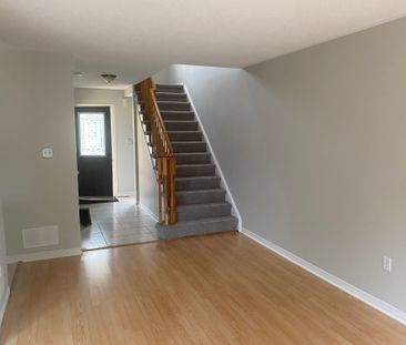 For Lease - 2351 Newcastle Crescent, Oakville, Ontario - Photo 5