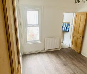 2 Bed Terraced House, Blenheim Gardens, RG1 - Photo 4