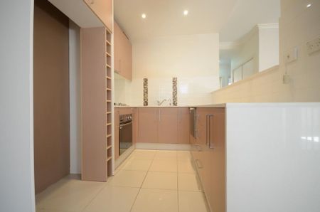 2 Bedroom Apartment with Timber Flooring - Photo 4