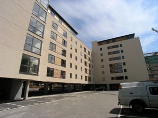 Electra, Celestia, Cardiff Bay - Photo 2