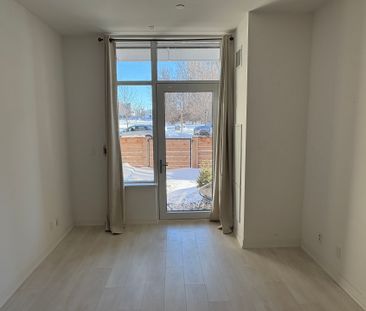 For Lease - 8 Beverley Glen Boulevard Unit# D112, Vaughan, Ontario - Photo 1