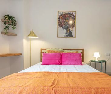 Carrer de Còrsega, Barcelona, Catalonia 08037 - Photo 1