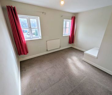 Railway Terrace, Abbey Foregate, Shrewsbury, SY2 6AG - Photo 6