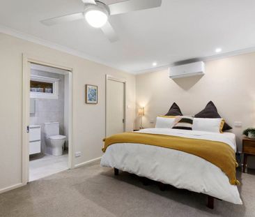 Charming Renovated Home in Coastal Point Lonsdale - Photo 5
