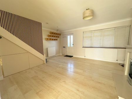 3 bedroom semi-detached house to rent - Photo 5