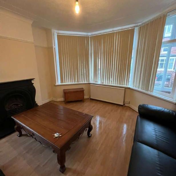 Newport Mount, Headingley, Leeds, LS6 - Photo 1