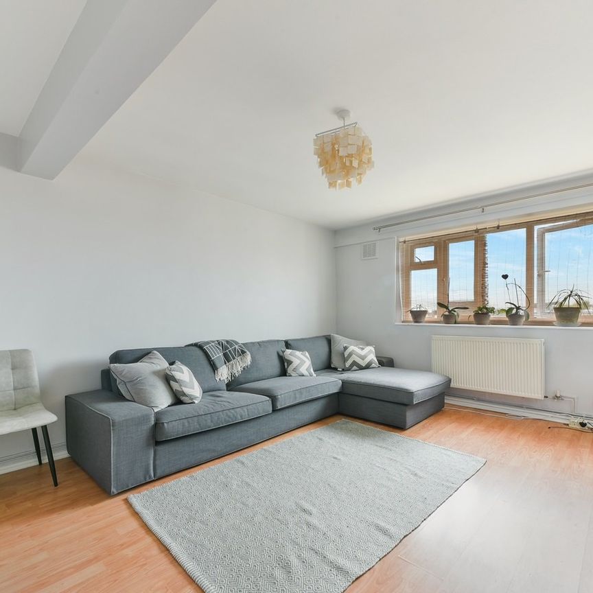 2 Bed Flat, Tilford House, SW2 - Photo 1