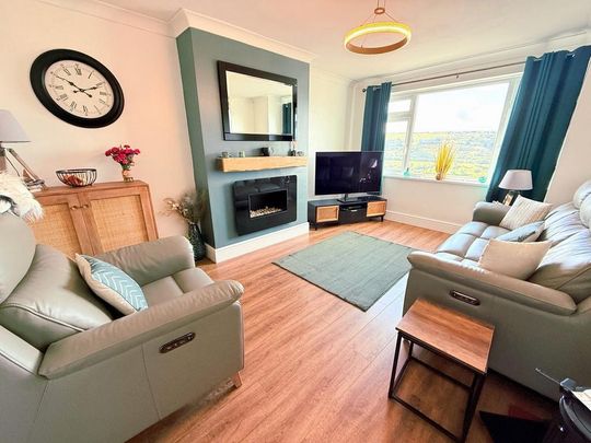 3 bedroom semi-detached house to rent - Photo 1