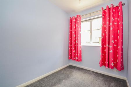 3 bedroom terraced house to rent - Photo 2