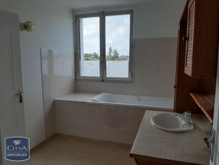 Location Appartement 4 pièces 72m² BEAUVAIS 60000 - Photo 5