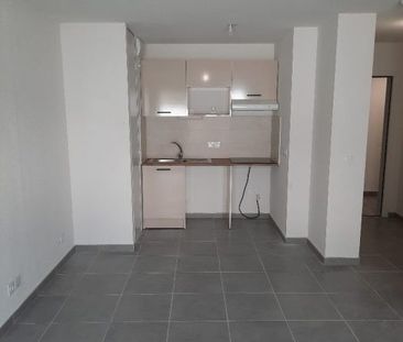 T2 AVEC BALCON ET UN PARKING EXTERIEUR - Photo 3