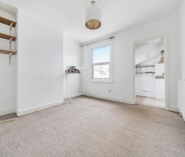 2 bedroom end of terrace house to rent - Photo 6