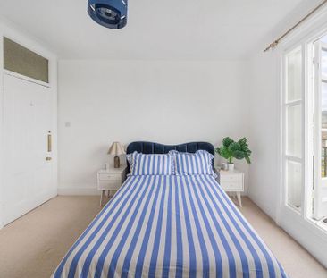 3 bedroom flat to rent - Photo 5