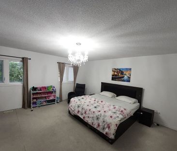 For Lease - 559 Candlestick Circle, Mississauga, Ontario - Photo 6
