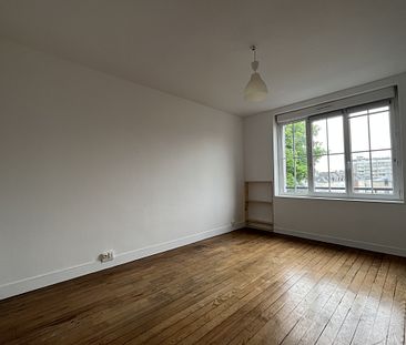 T2 - 51,35m2 - rénové - centre ville - Beffroi - Cave - Grenier - Photo 1