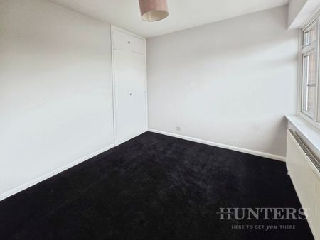 2 bedroom Flat To Let - Photo 3