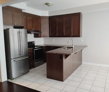 For Lease - 106 Benhurst Crescent, Brampton, Ontario - Photo 5