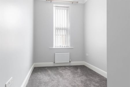 3 bed flat to rent in Leighton Street, South Shields, NE33 - Photo 2