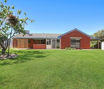 Large Family Home - Photo 4