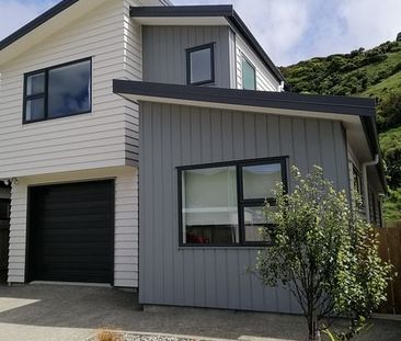 Churton Park 4 bedrooms plus study + 3 bathrooms - Photo 5