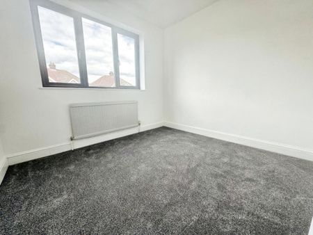 Harlow Road, Rainham, RM13 - Photo 2