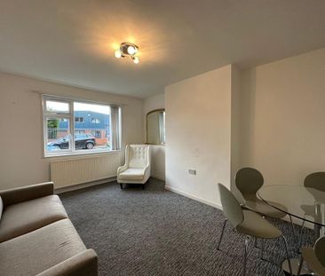 2 bedroom maisonette to rent - Photo 2