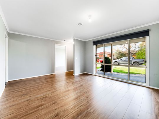 Family Living in the Heart of Cranbourne West - Photo 1