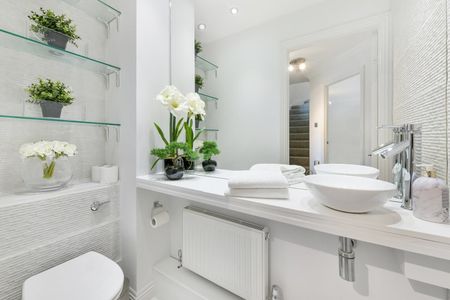 2 Bed Terraced House, St Anns Crescent, SW18 - Photo 4