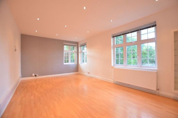 4 bedroom bungalow to rent - Photo 1